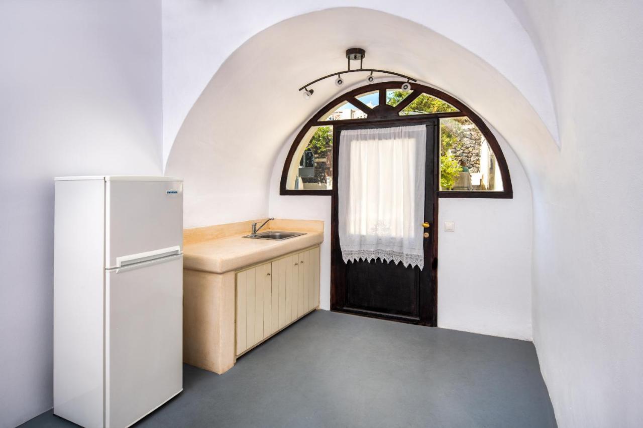 Lava Suites & Lounge Фира Екстериор снимка