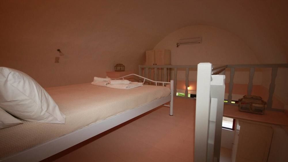 Lava Suites & Lounge Фира Екстериор снимка