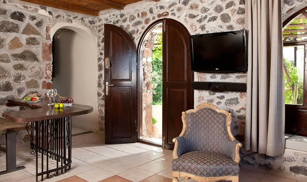 Lava Suites & Lounge Фира Екстериор снимка