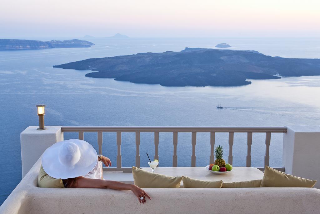 Lava Suites & Lounge Фира Екстериор снимка