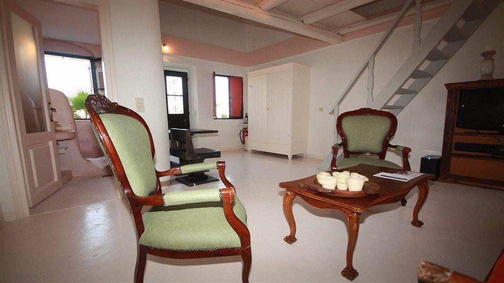 Lava Suites & Lounge Фира Екстериор снимка