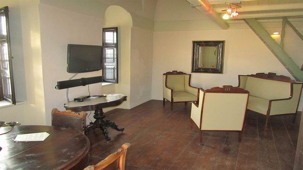 Lava Suites & Lounge Фира Екстериор снимка